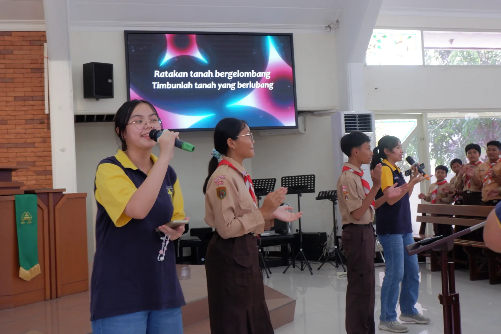 Suasana Ibadah Bersama SMP Negeri